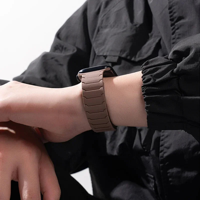 Magnetic Strap For Apple Watch Bands 46mm 42mm 49mm 45mm 44mm 41 Silicone Sport Bracelet iWatch Series ultra3 11 10 9 8 7 6 5 SE